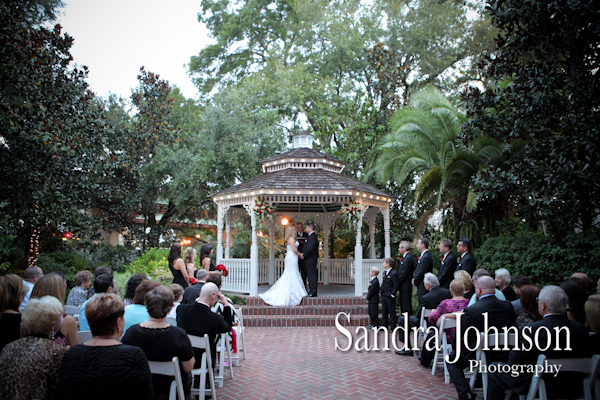 Best Courtyard Lake Lucerne wedding photographer - Sandra Johnson (SJFoto.com)